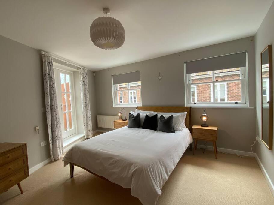 The Penthouse, Winchester Ngoại thất bức ảnh