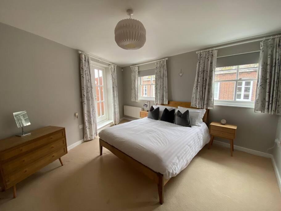 The Penthouse, Winchester Ngoại thất bức ảnh